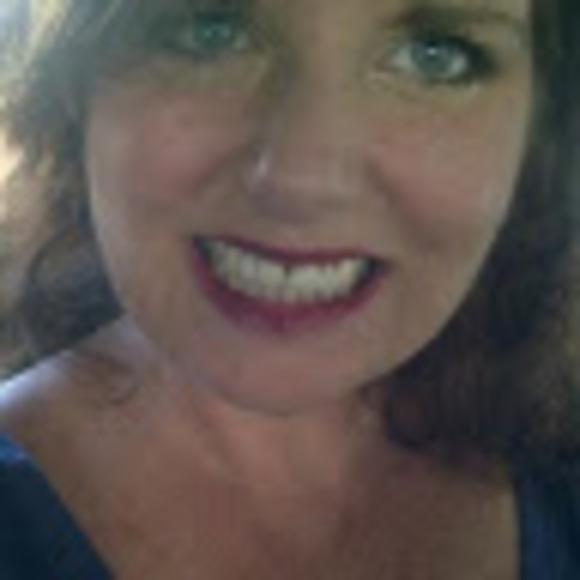 Meet your Posher, Beth - Picture 1 of 1